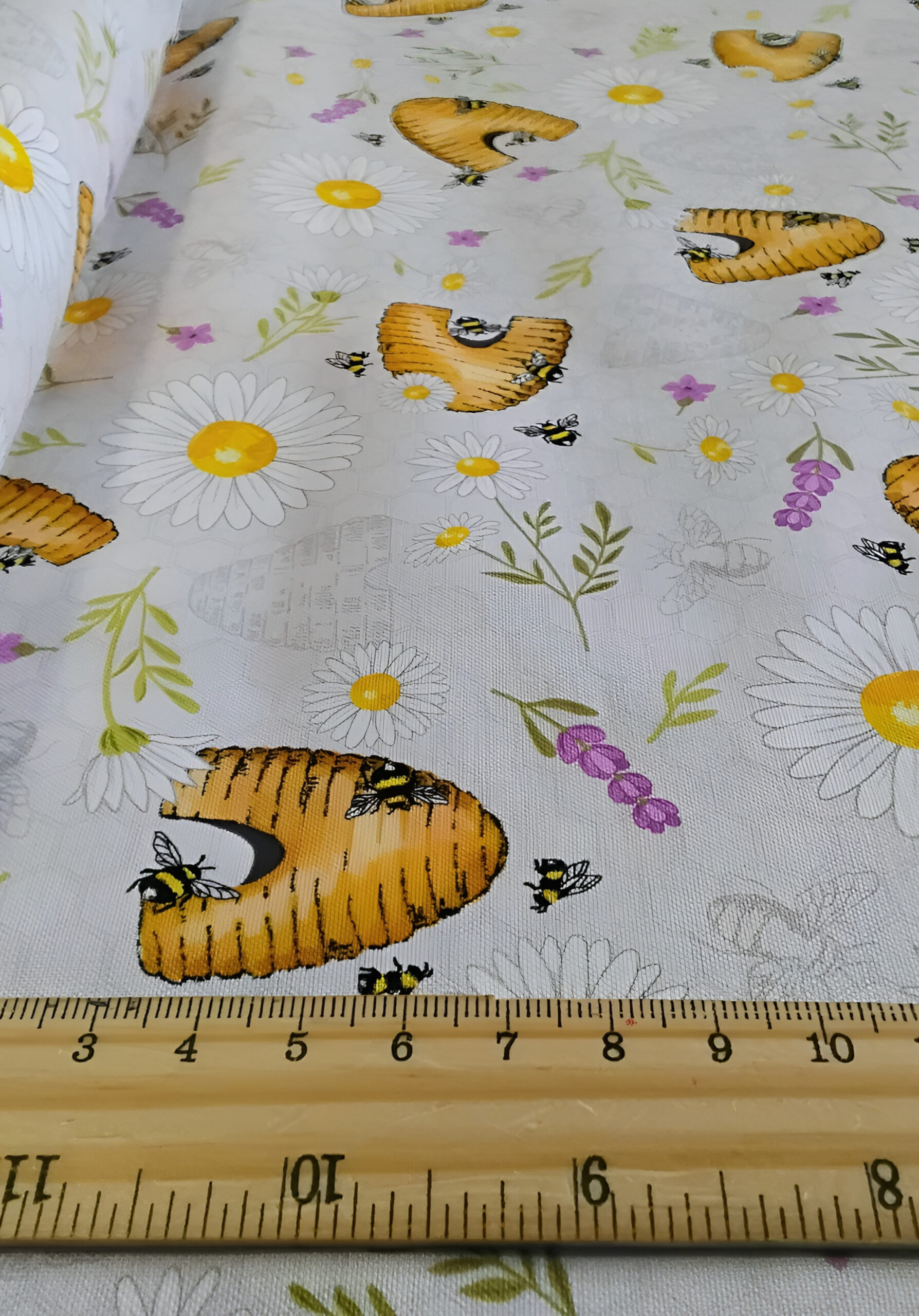 Queen Bee - Bee Hives - Image 4
